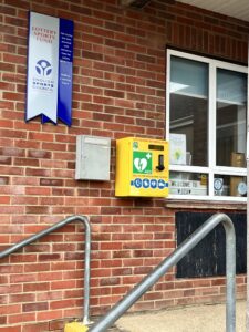 phot of the defibrillator at Hernhill Village Hall